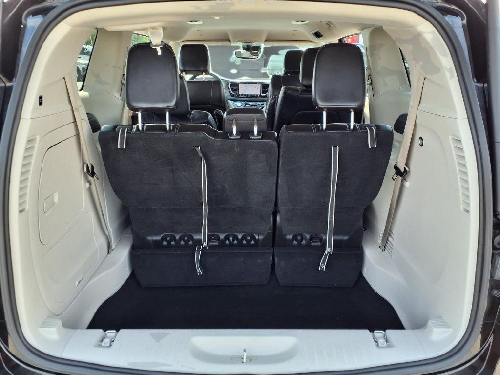 Used 2024 Chrysler Pacifica Limited FWD image 27