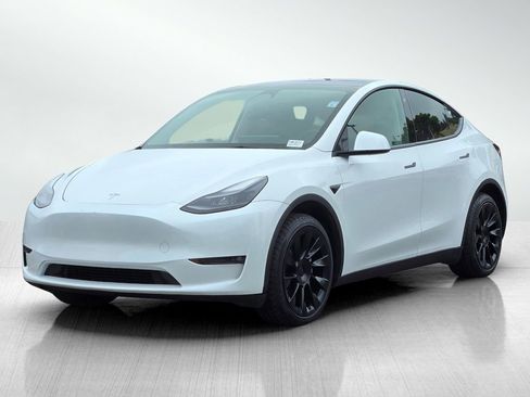 Used 2023 Tesla Model Y Long Range AWD/4WD image 9