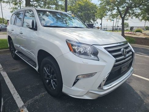 Used 2019 Lexus GX 460 Luxury AWD/4WD image 2