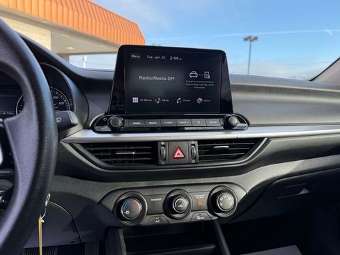 Used 2024 Kia Forte LXS image 39