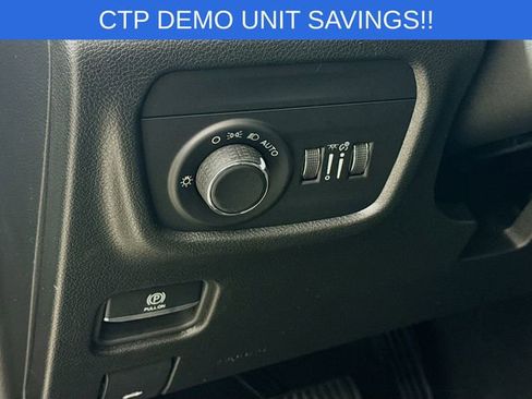 New 2025 Jeep Grand Cherokee Altitude image 10