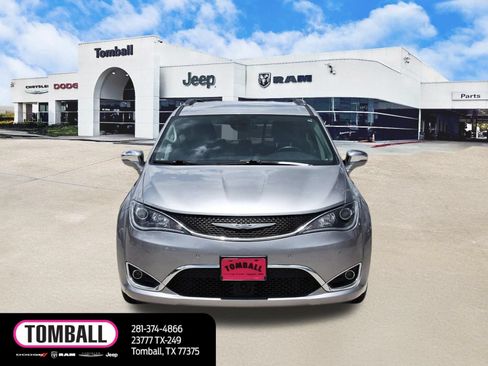 Used 2020 Chrysler Pacifica Limited w/ Advanced Safetytec Group FWD image 2