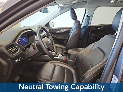Used 2022 Ford Escape Titanium AWD/4WD image 8