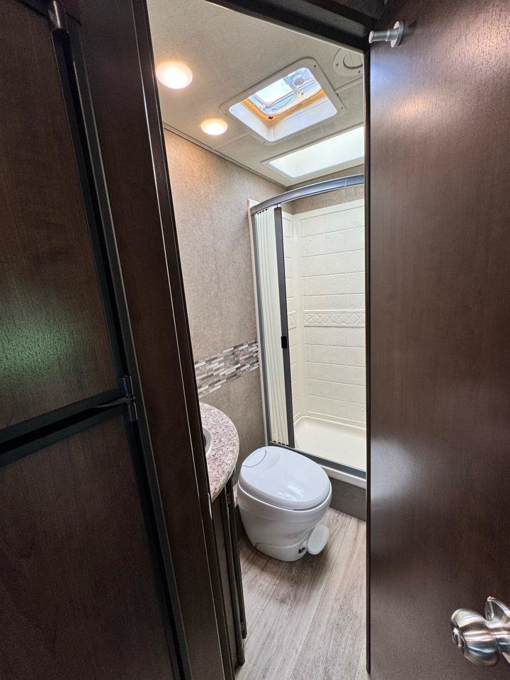 Used 2019 Mercedes-Benz Sprinter 170 image 39