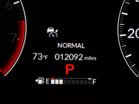 Certified 2025 Honda Pilot Touring image 17