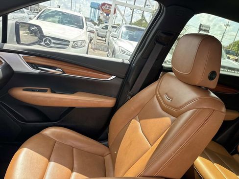 Used 2021 Cadillac XT5 Premium Luxury FWD image 18