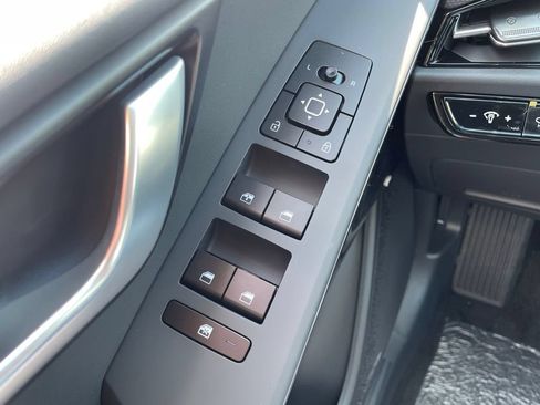 New 2026 Kia Niro EX FWD image 24