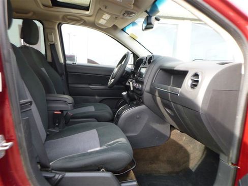 Used 2013 Jeep Compass Latitude w/ Sun/Sound Group image 8