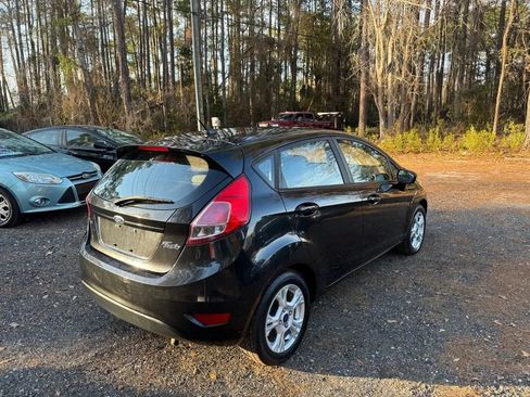 Used 2015 Ford Fiesta SE image 5