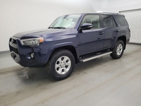 Used 2018 Toyota 4Runner SR5 Premium AWD/4WD image 2