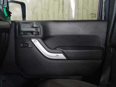 Used 2015 Jeep Wrangler Unlimited Sport w/ Quick Order Package 24S AWD/4WD image 29