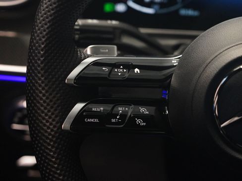 Used 2023 Mercedes-Benz C 300 4MATIC Sedan image 16