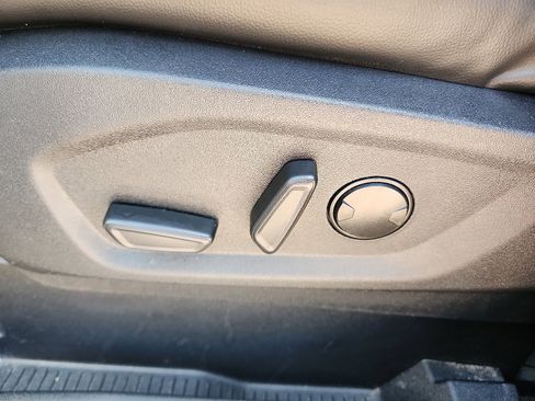 Used 2024 Ford Edge SEL image 12