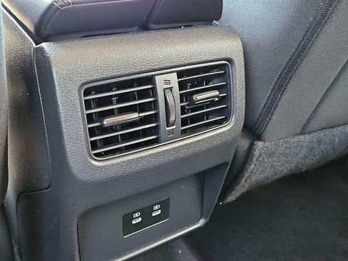 Used 2025 Nissan Rogue SV AWD/4WD image 24