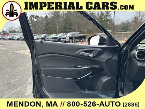 New 2026 Chevrolet Trax RS w/ Sunroof Package image 21