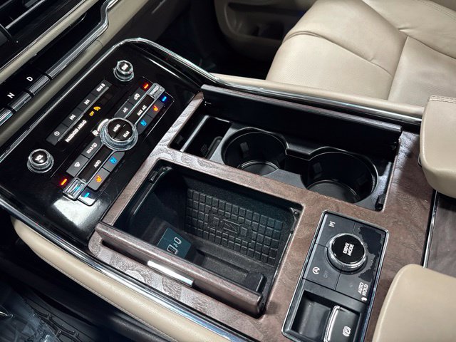 Used 2022 Lincoln Navigator Reserve AWD/4WD image 23