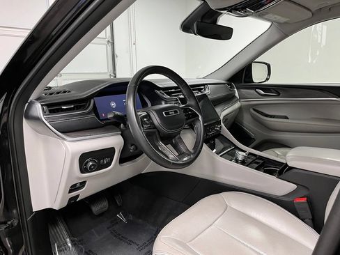 Used 2022 Jeep Grand Cherokee L Overland w/ MOPAR Finishing Package AWD/4WD image 20