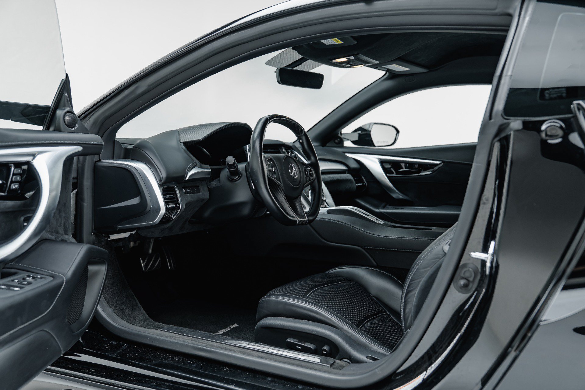 Used 2017 Acura NSX AWD/4WD image 3