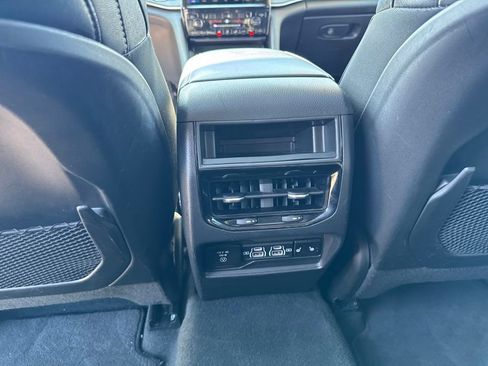 Used 2024 Jeep Grand Cherokee Limited 4xe AWD/4WD image 31