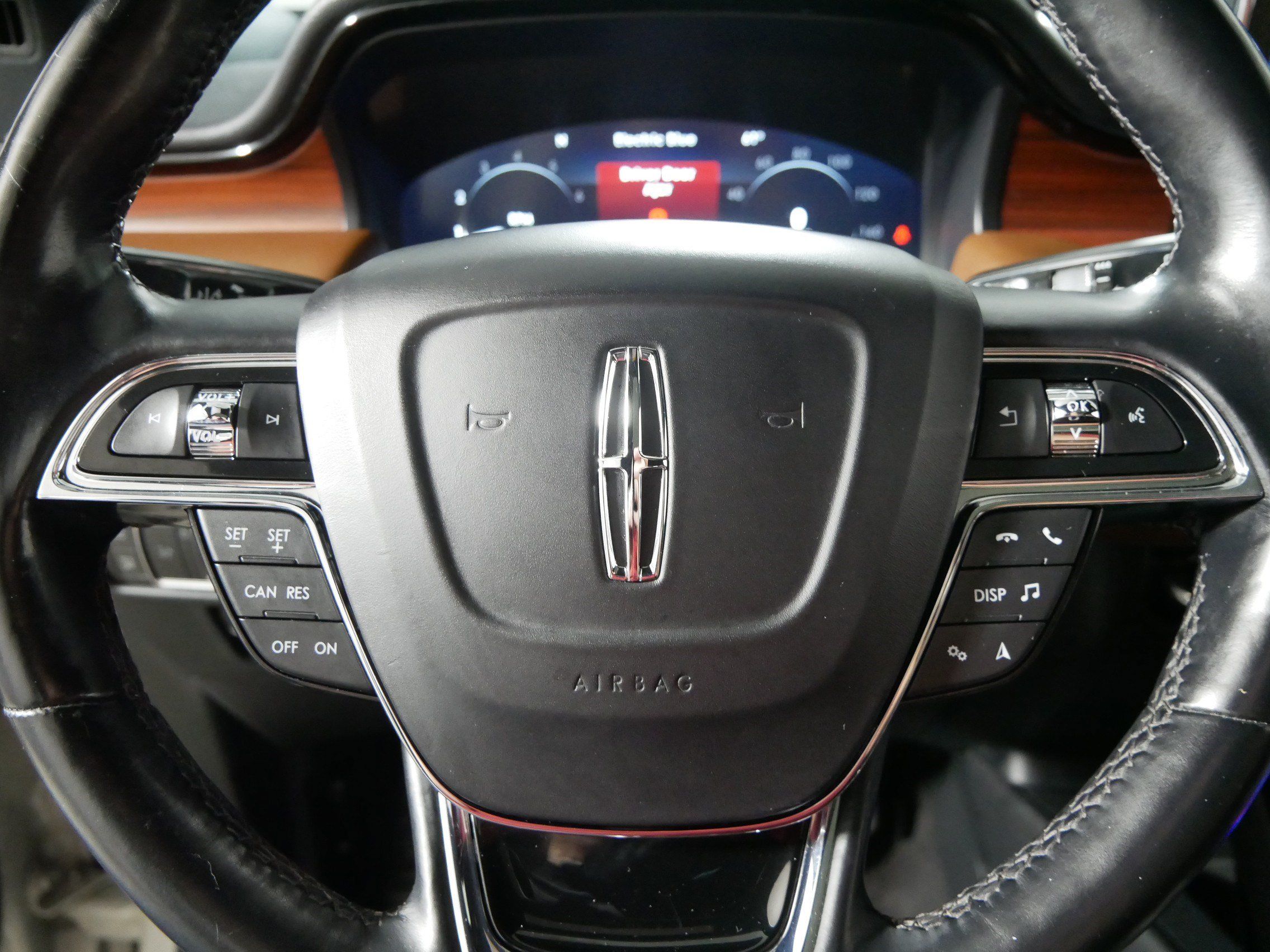 Used 2022 Lincoln Nautilus Reserve AWD/4WD image 25