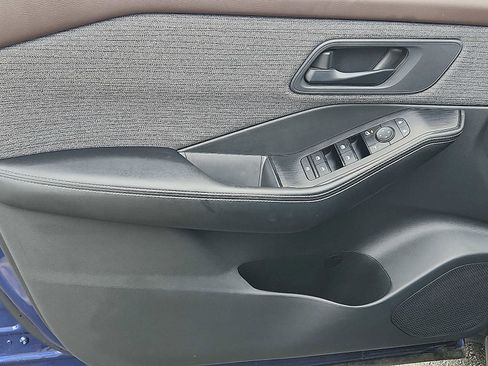 Used 2021 Nissan Rogue S image 12