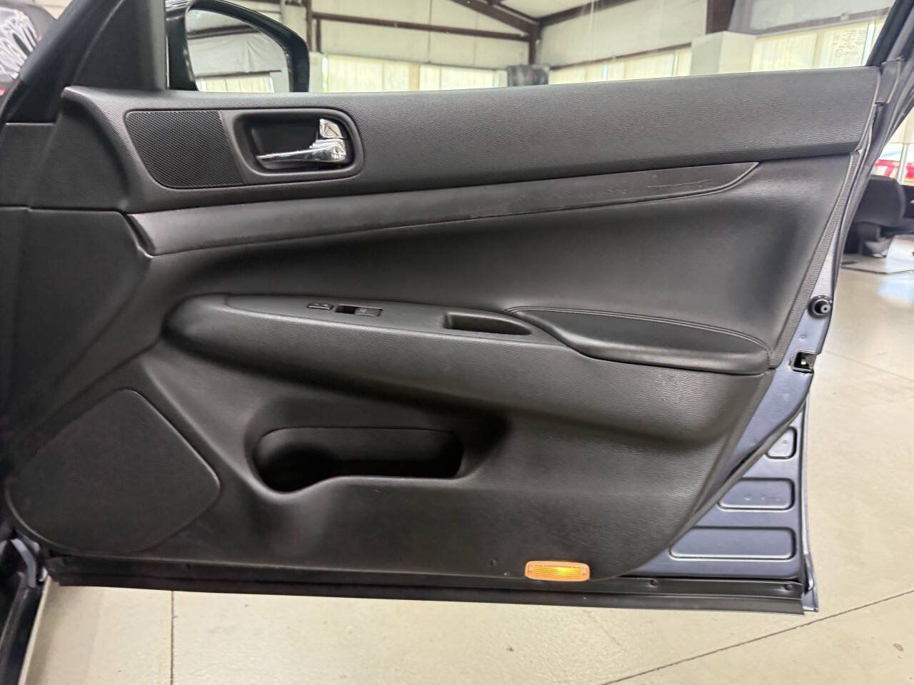 Used 2011 INFINITI G25 x w/ Moonroof Pkg AWD/4WD image 16