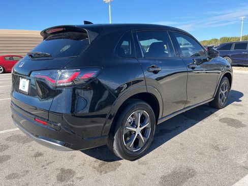 Certified 2025 Honda HR-V EX-L image 4