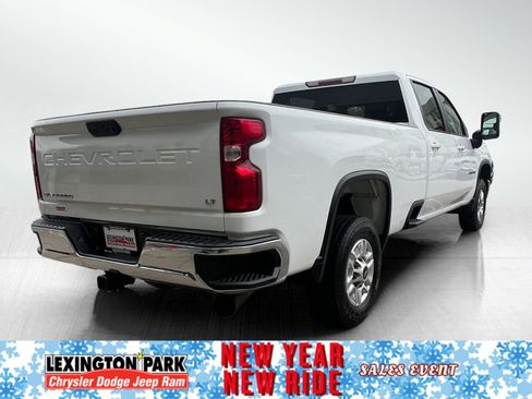 Used 2024 Chevrolet Silverado 2500 LT w/ Convenience Package image 7