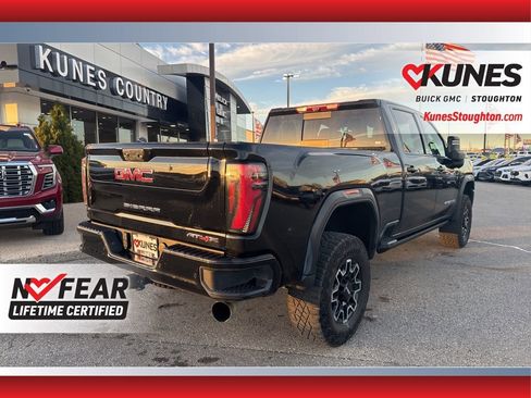 Used 2024 GMC Sierra 2500 AT4X image 11