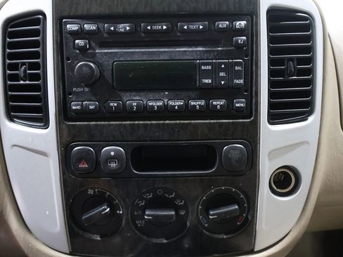 Used 2006 Mercury Mariner Luxury image 25