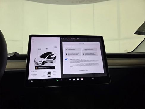 Used 2023 Tesla Model 3 Standard Range image 14