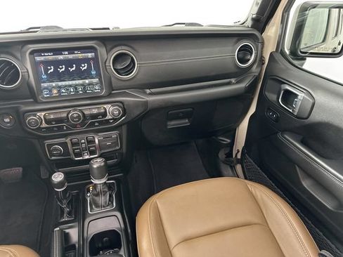 Used 2022 Jeep Wrangler Unlimited Sahara AWD/4WD image 27