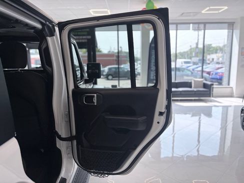 Used 2018 Jeep Wrangler Unlimited Sport S AWD/4WD image 39