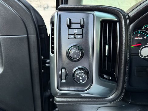 Used 2017 Chevrolet Silverado 1500 LTZ Z71 image 31