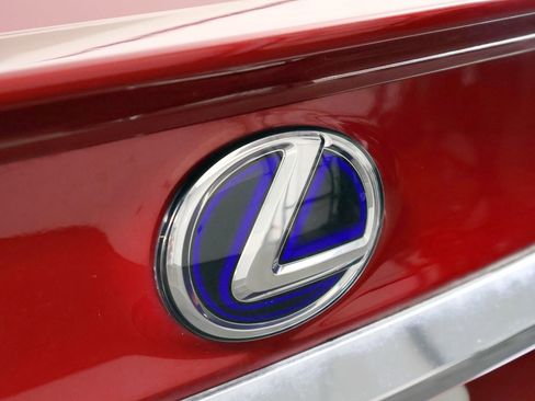 Used 2018 Lexus ES 300h w/ Luxury Package image 17