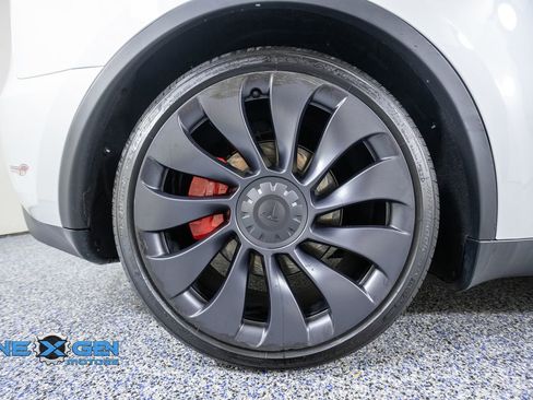 Used 2024 Tesla Model Y Performance AWD/4WD image 45