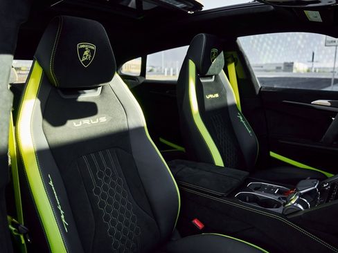 Used 2024 Lamborghini Urus Performante image 46