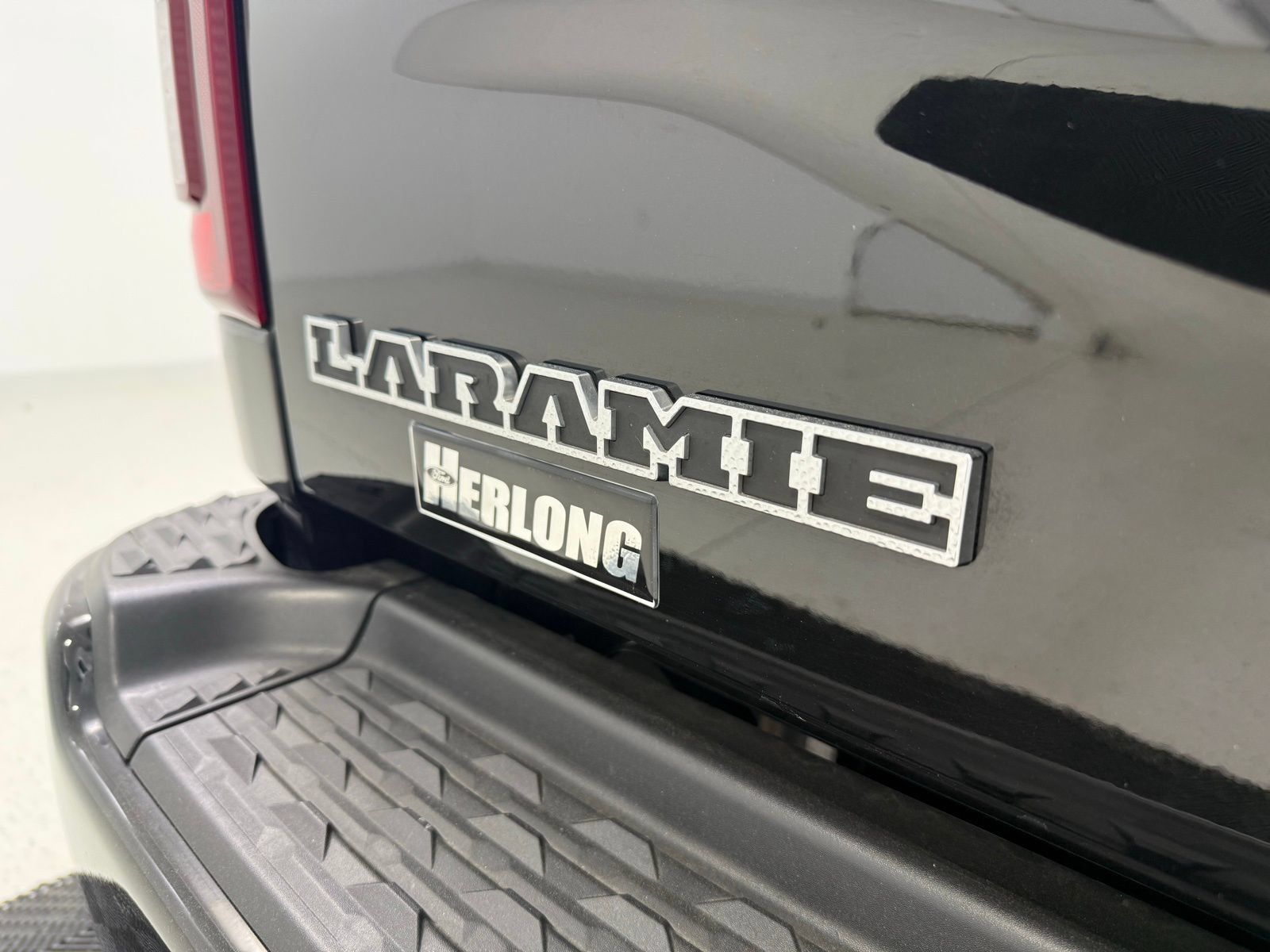 Used 2025 RAM 2500 Laramie AWD/4WD image 8