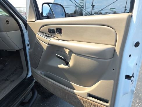 Used 2004 Chevrolet Tahoe Z71 w/ Z71 Preferred Equipment Group AWD/4WD image 30