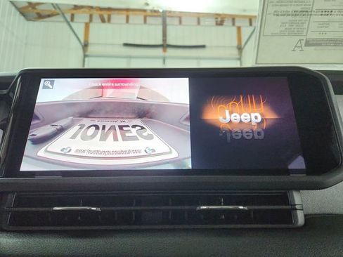 New 2026 Jeep Gladiator Sport AWD/4WD image 27