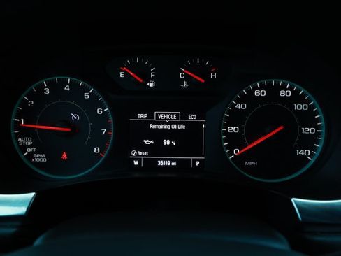 Used 2023 Chevrolet Traverse LT FWD image 12