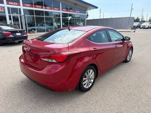 Used 2015 Hyundai Elantra SE w/ Option Group 03 FWD image 8