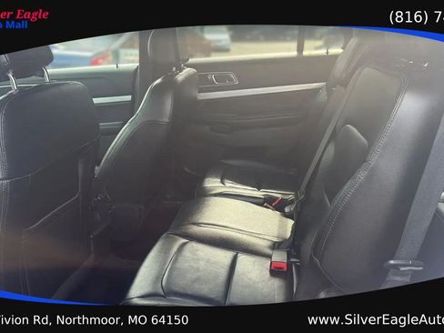 Used 2016 Ford Explorer XLT w/ Equipment Group 202A AWD/4WD image 10