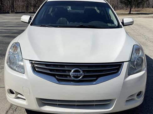 Used 2011 Nissan Altima 3.5 SR w/ 3.5SR Premium Pkg image 2