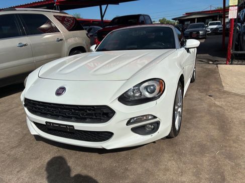 Used 2017 FIAT 124 Spider Lusso RWD image 6