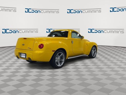 Used 2004 Chevrolet SSR w/ Preferred Equipment Group RWD image 8