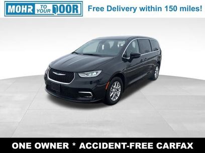 Used 2024 Chrysler Pacifica Touring-L