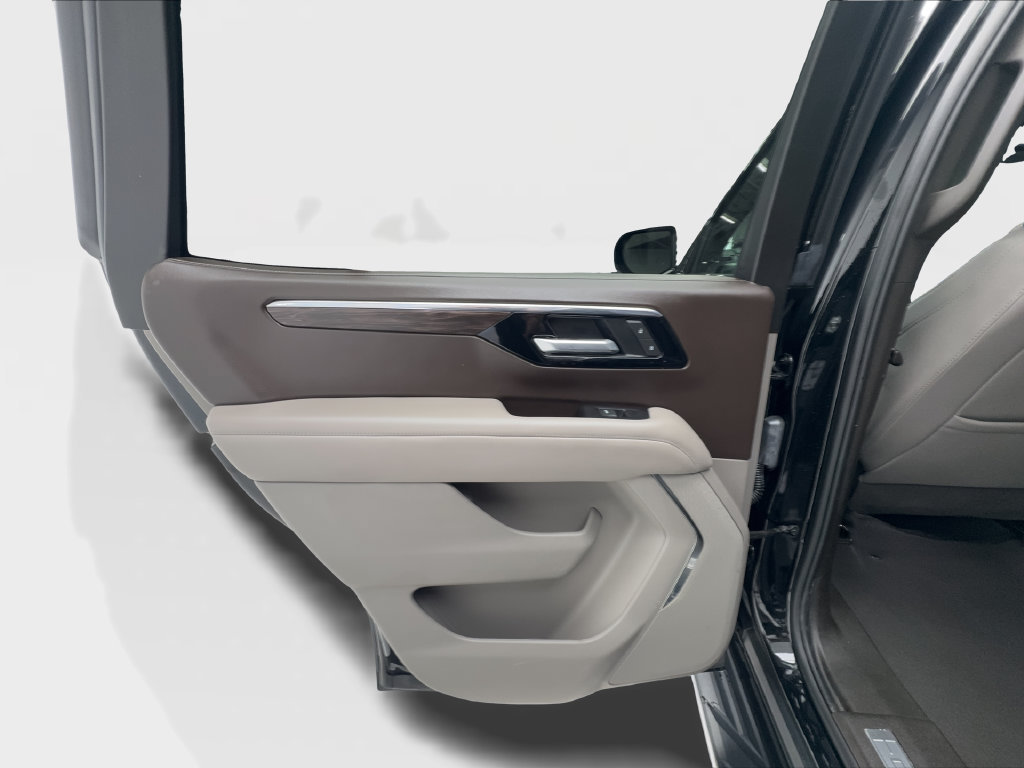 Used 2025 Chevrolet Tahoe LT RWD image 29