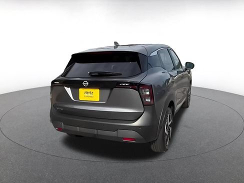 Used 2025 Nissan Kicks SV FWD image 13