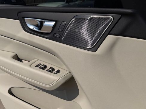 New 2027 Volvo XC60 B5 Ultra AWD/4WD image 17